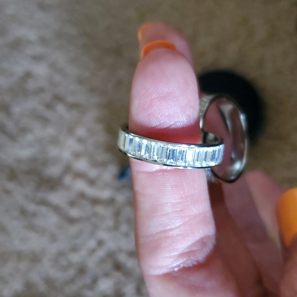 MKors double ring comes with pouch and bg size 8 - Picture 7 of 11